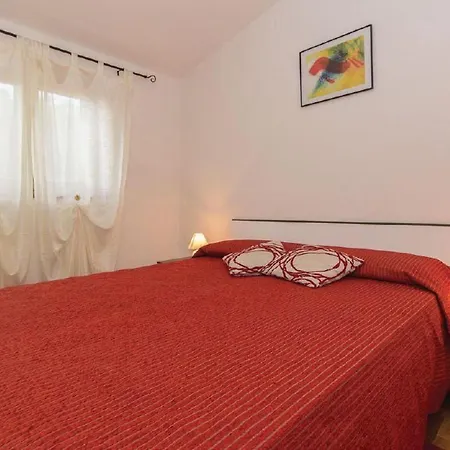 Vickovi Mit Gemeinschaftspool By Interhome