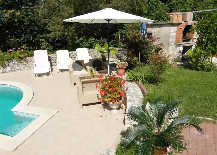 Vickovi Mit Gemeinschaftspool By Interhome Σπίτι διακοπών *