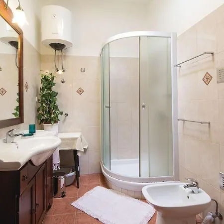 Vickovi Mit Gemeinschaftspool By Interhome Feriehus